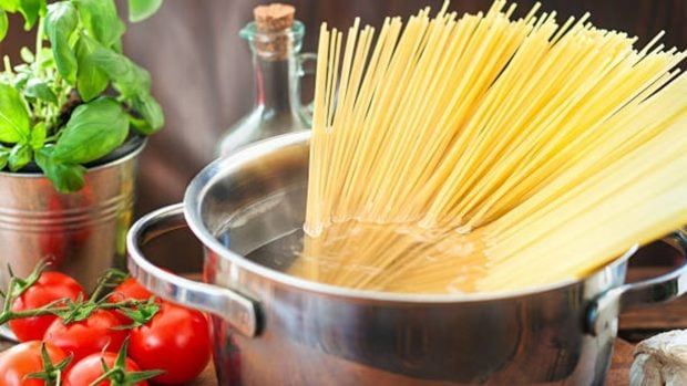 Aceite en el agua para la pasta, ¿si o no?