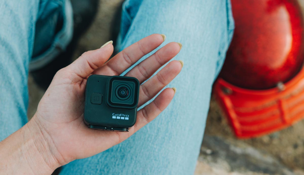 La nueva GoPro HERO11 Black Mini te cabe en la palma de la mano