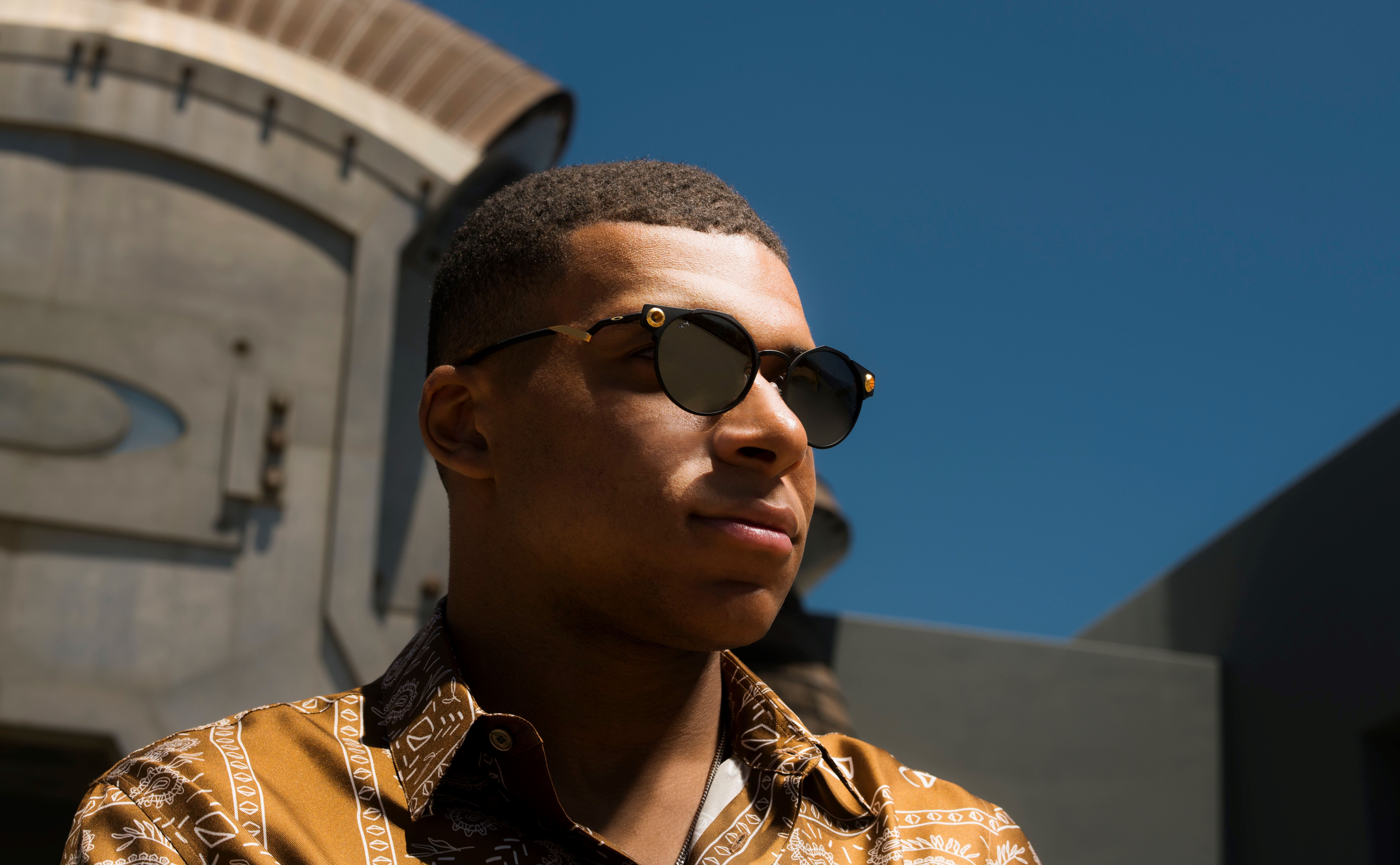 Oakley KYLIAN MBAPPE SIGNATURE SERIES (2)