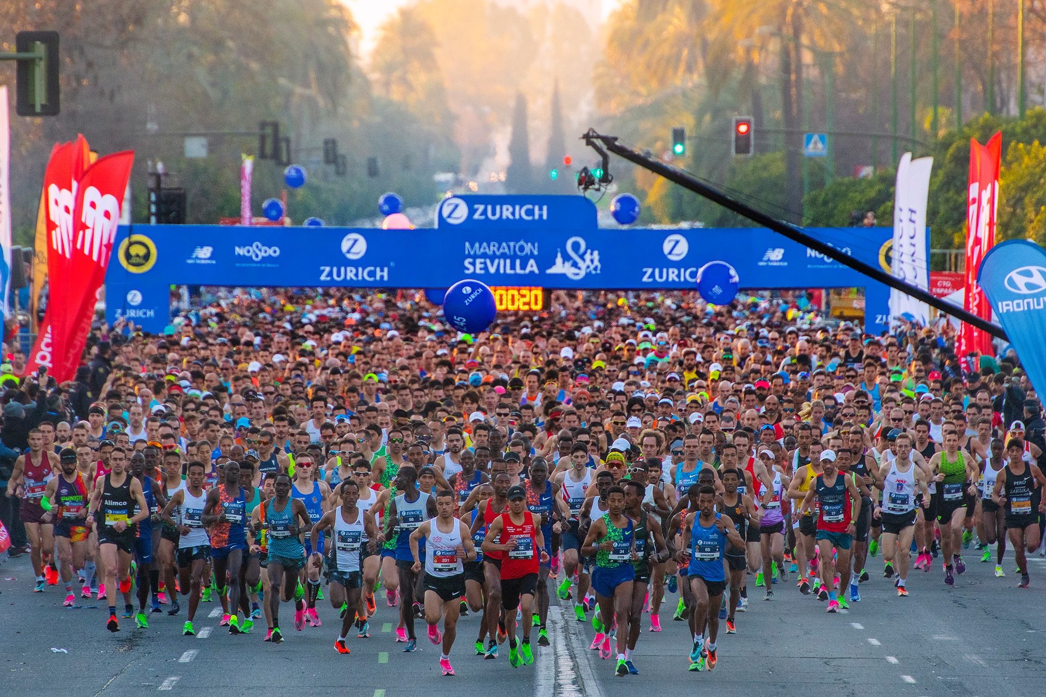 Imagen de la salida del Zurich Maratón de Sevilla