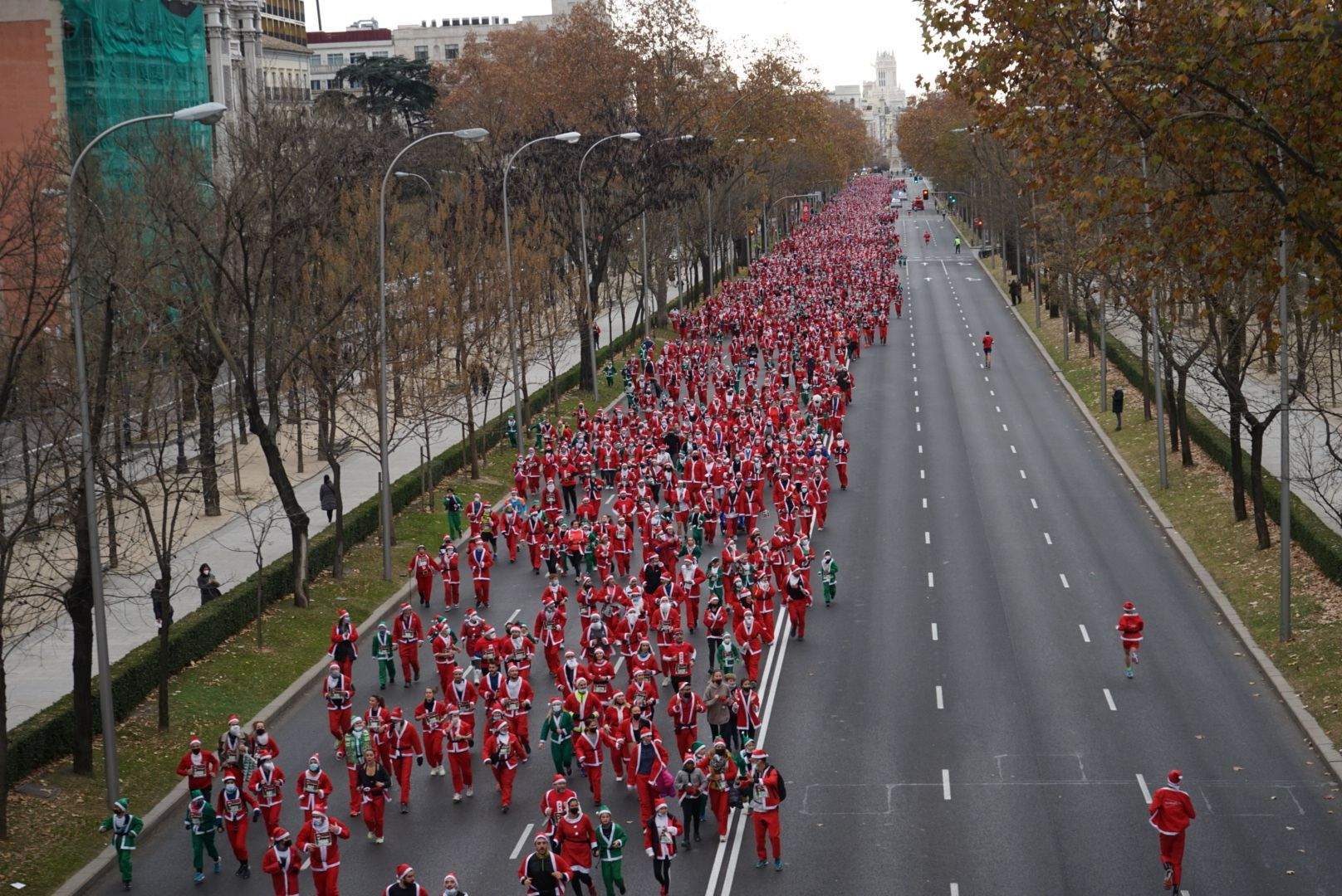 Imagen de la Carrera Papá Noel El Corte Inglés en el Paseo de la Castellana