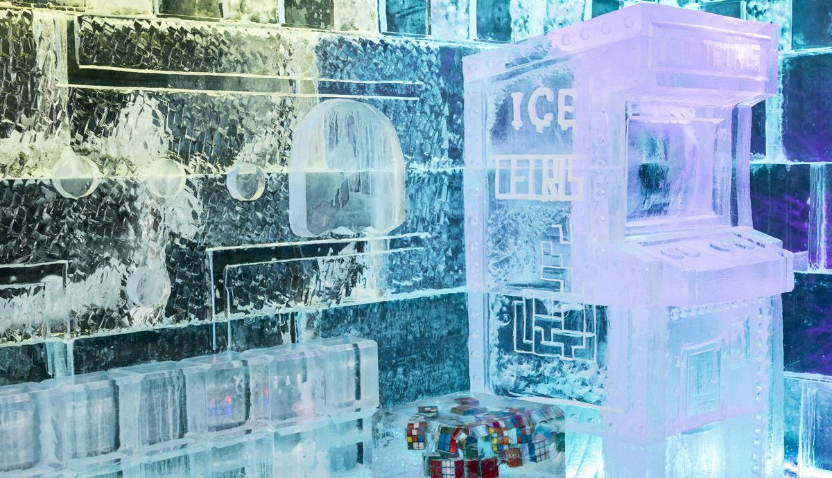 Tomarse una copa en un bar de hielo