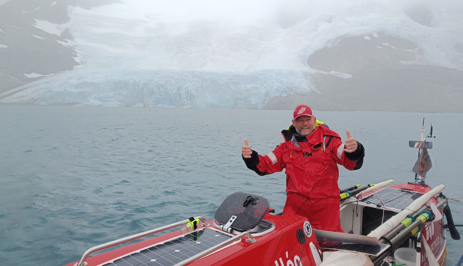 Antonio de la Rosa triunfa en su arriesgada expedición Antártico en Solitario