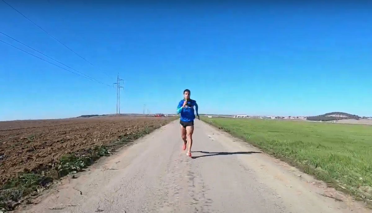 Reconocido el récord Guinness de Christian López Rodríguez en los 1000 m corriendo de espaldas