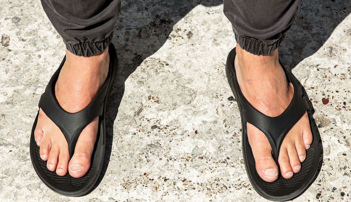 Recupera a tu padre con las sandalias OOFOS