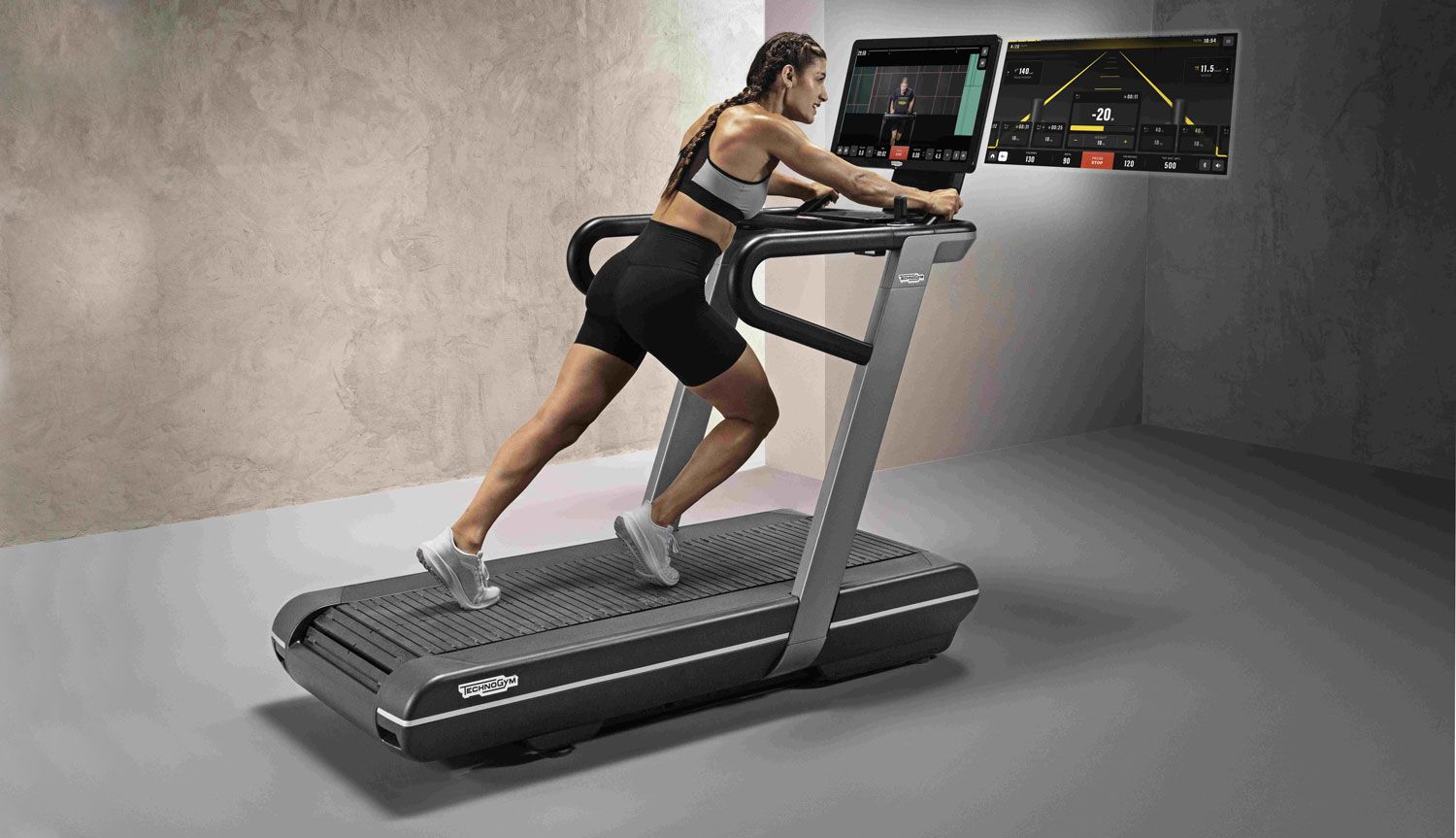 La cinta de correr de Technogym para correr y entrenar la fuerza