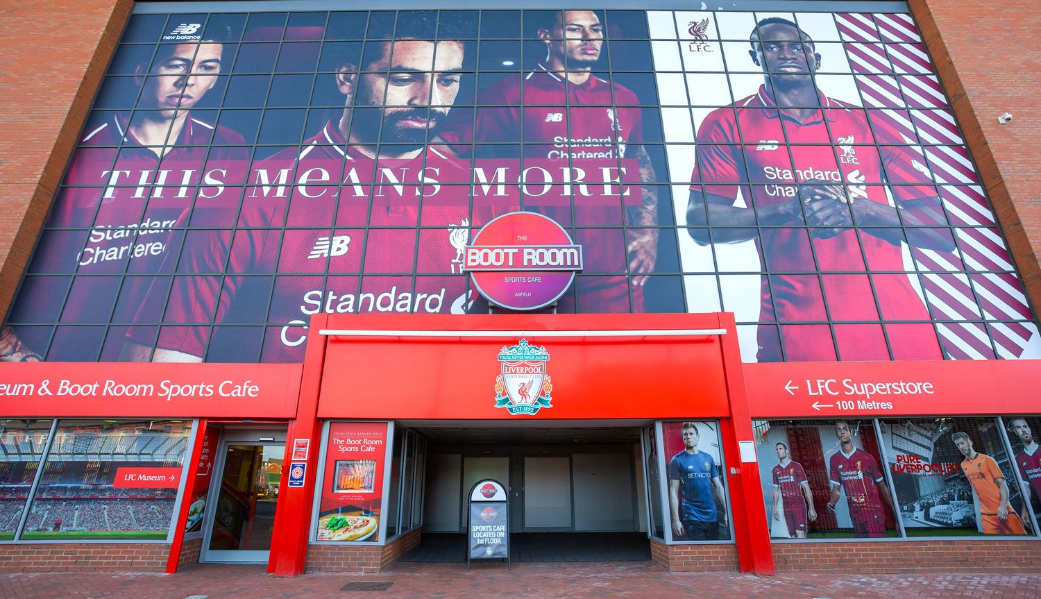Exterior del estadio de Anfield, el campo del Liverpool