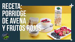 La receta del porridge de avena y frutos rojos