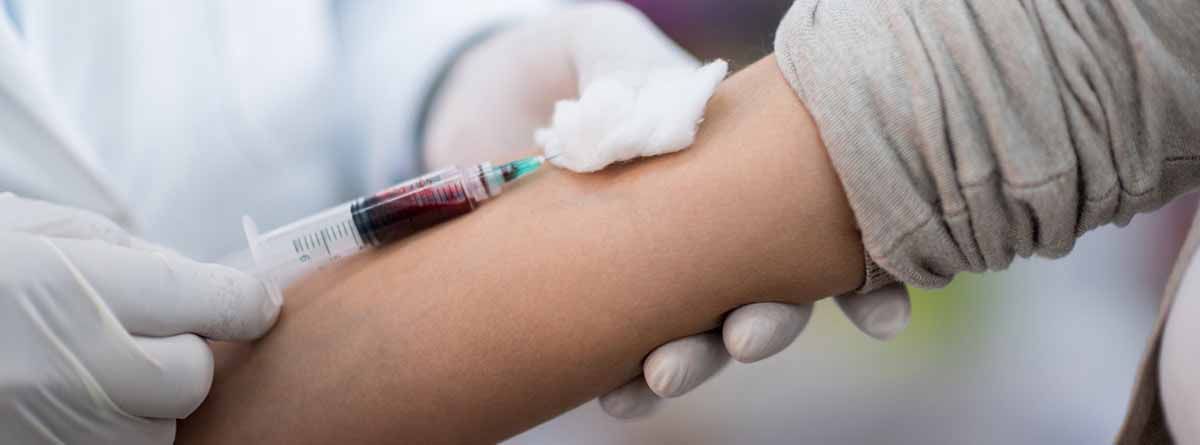 Antes de un análisis de sangre, se puede beber agua ¿Sí o no?