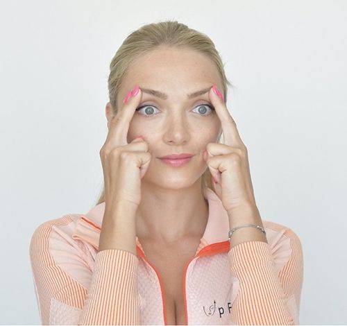 Ejercicio contra ojos hundidos y ojeras Ejercicio contra ojos hundidos y ojeras