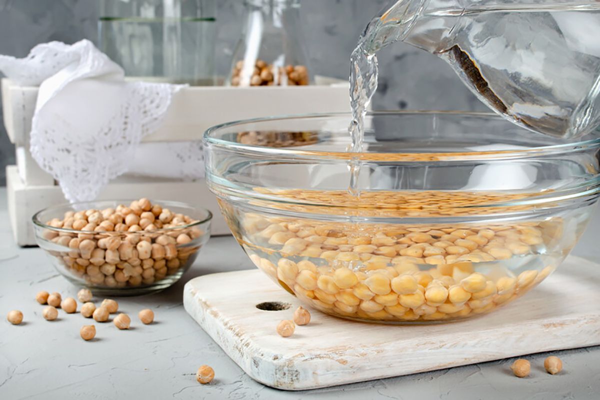 ¿Sabes por qué ponemos los garbanzos a remojo?