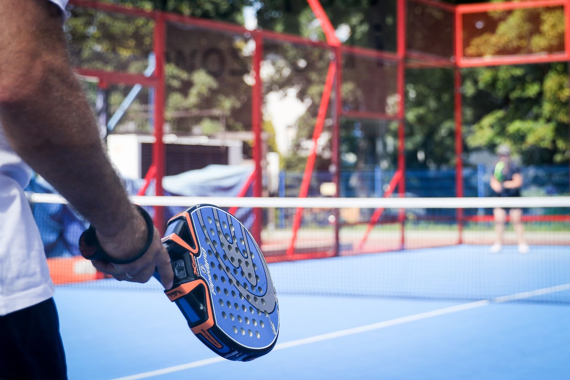 ¿Primer partido de pádel? Conoce todo lo que necesitas para comenzar a jugar