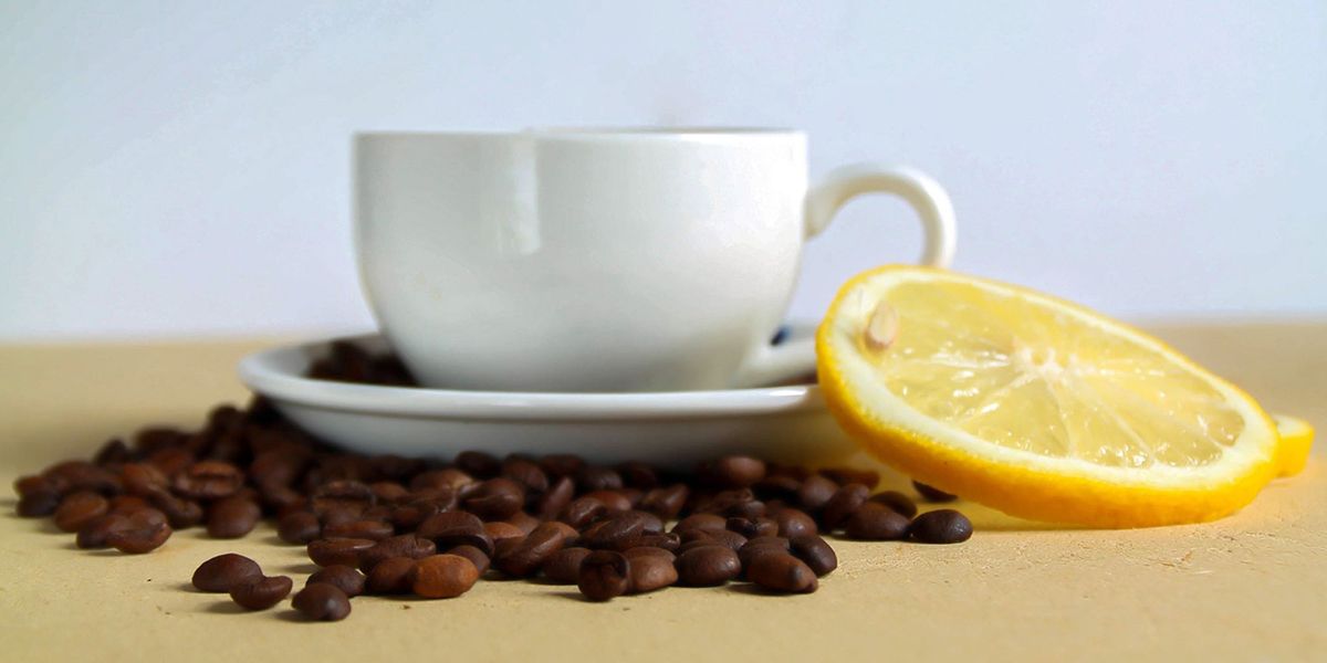 ¿Adelgaza el café con limón? La ciencia dice esto