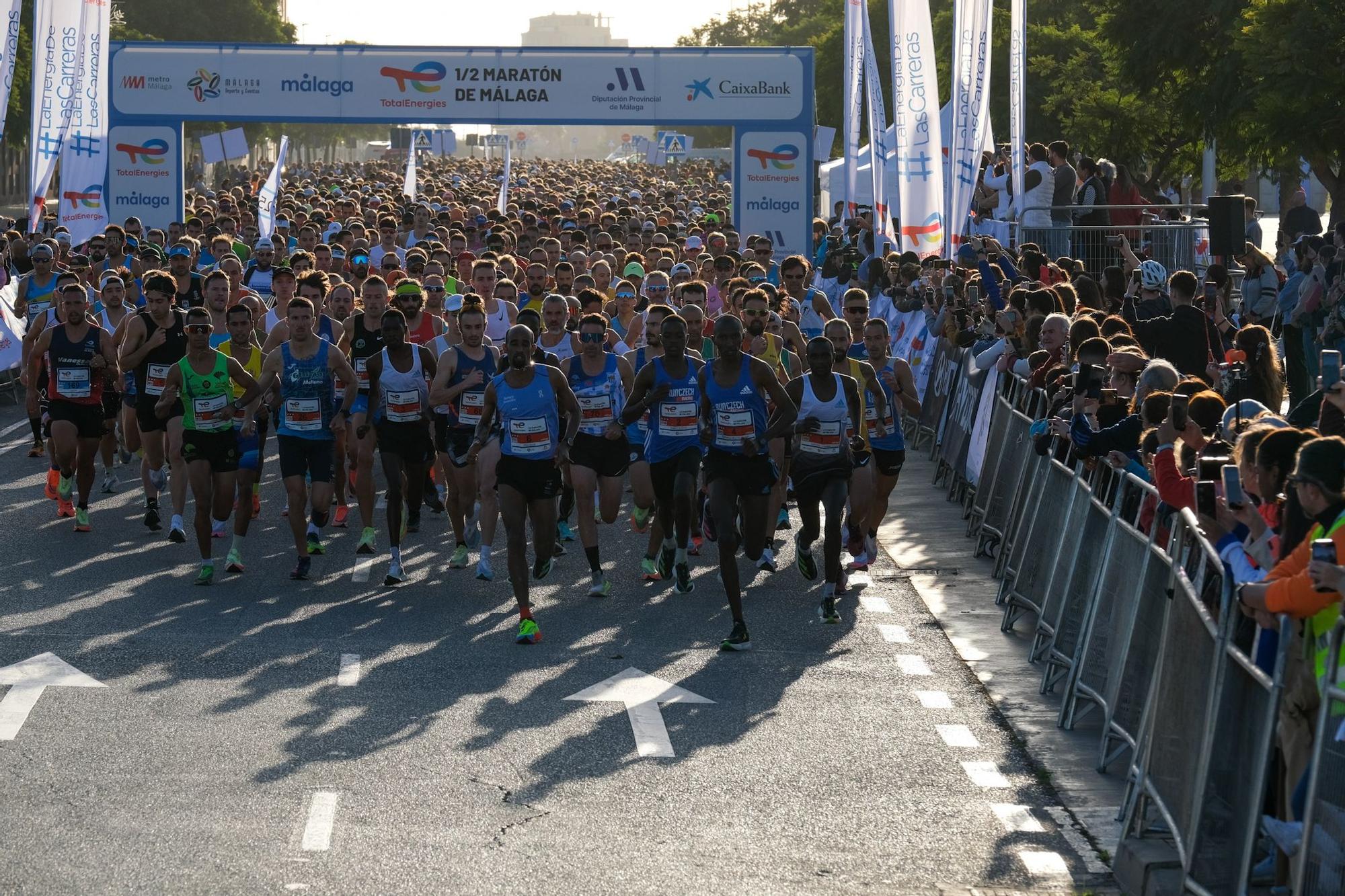 Salida de la última edición de la TotalEnergies Media Maratón de Málaga