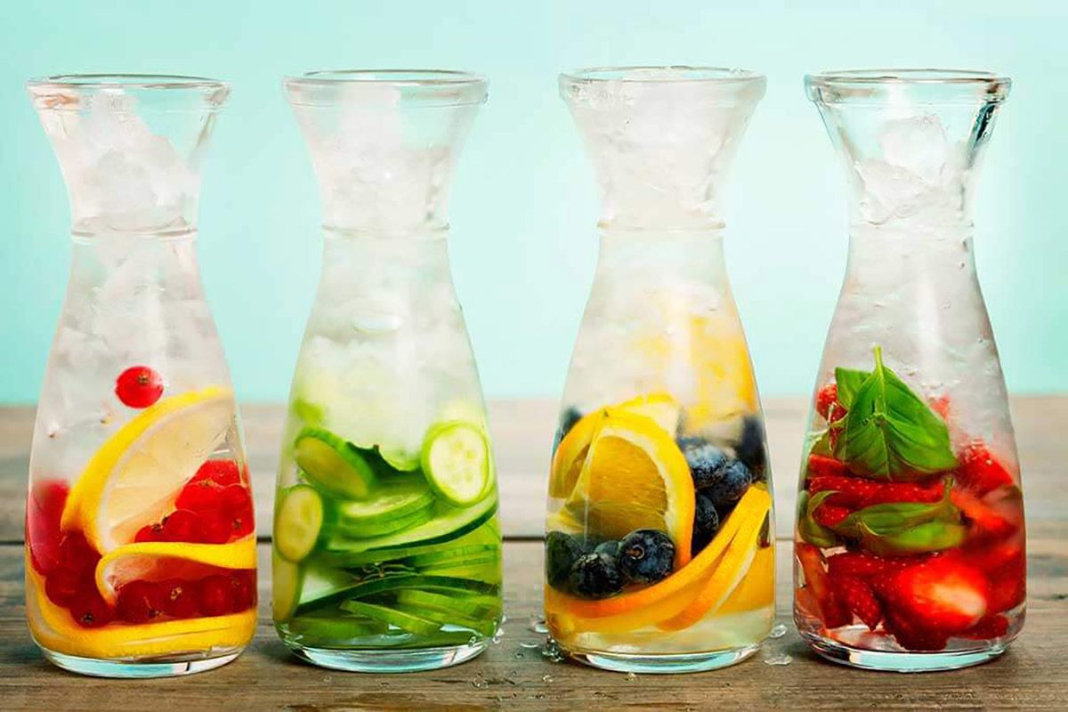 8 pasos para preparar aguas aromatizadas, una alternativa sana a los refrescos