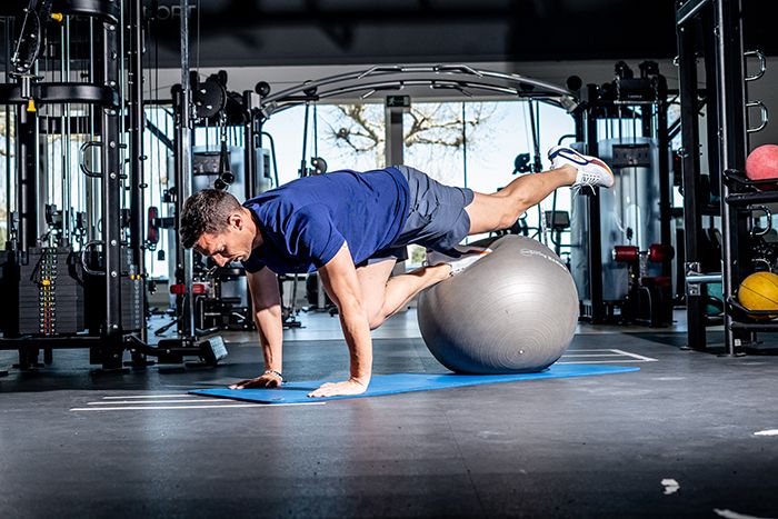 Runner sobre fitball Runner sobre fitball