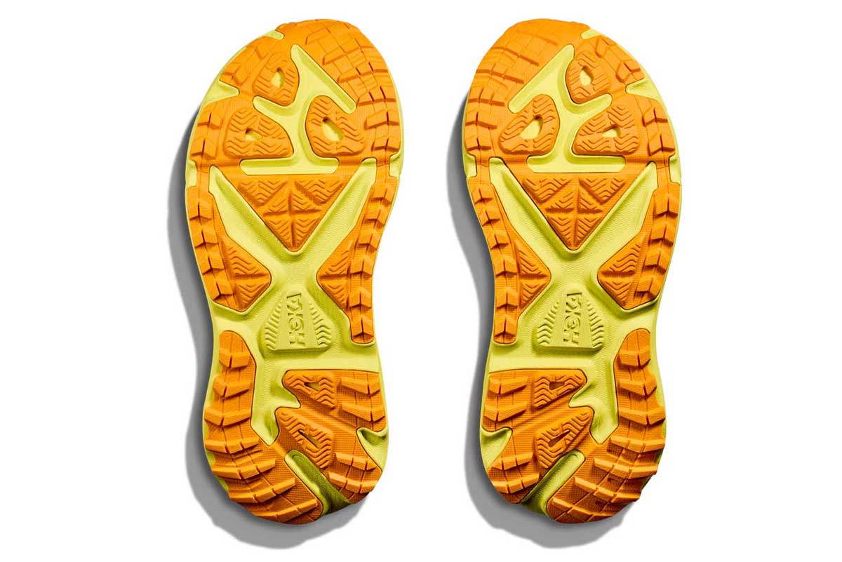 La suela de las HOKA Stinson 7 tiene tacos multidireccionales