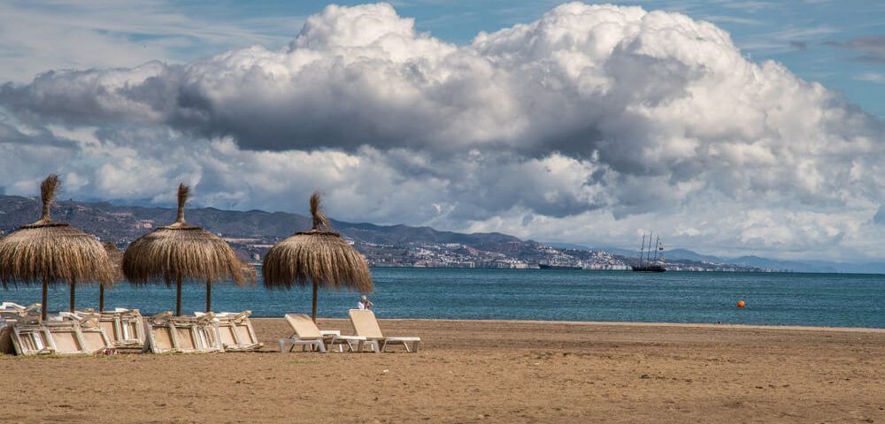 Imagen de la playa de Huelin 