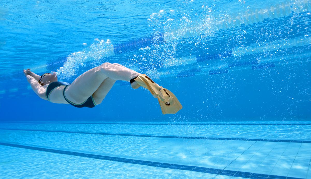 Vuelve a los entrenos de natación con la nueva colección de arena para esta temporada 2023-24