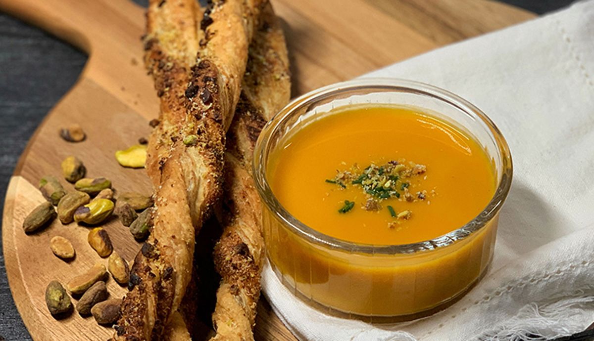Receta de sopa de calabaza ahumada con virutas de pistacho