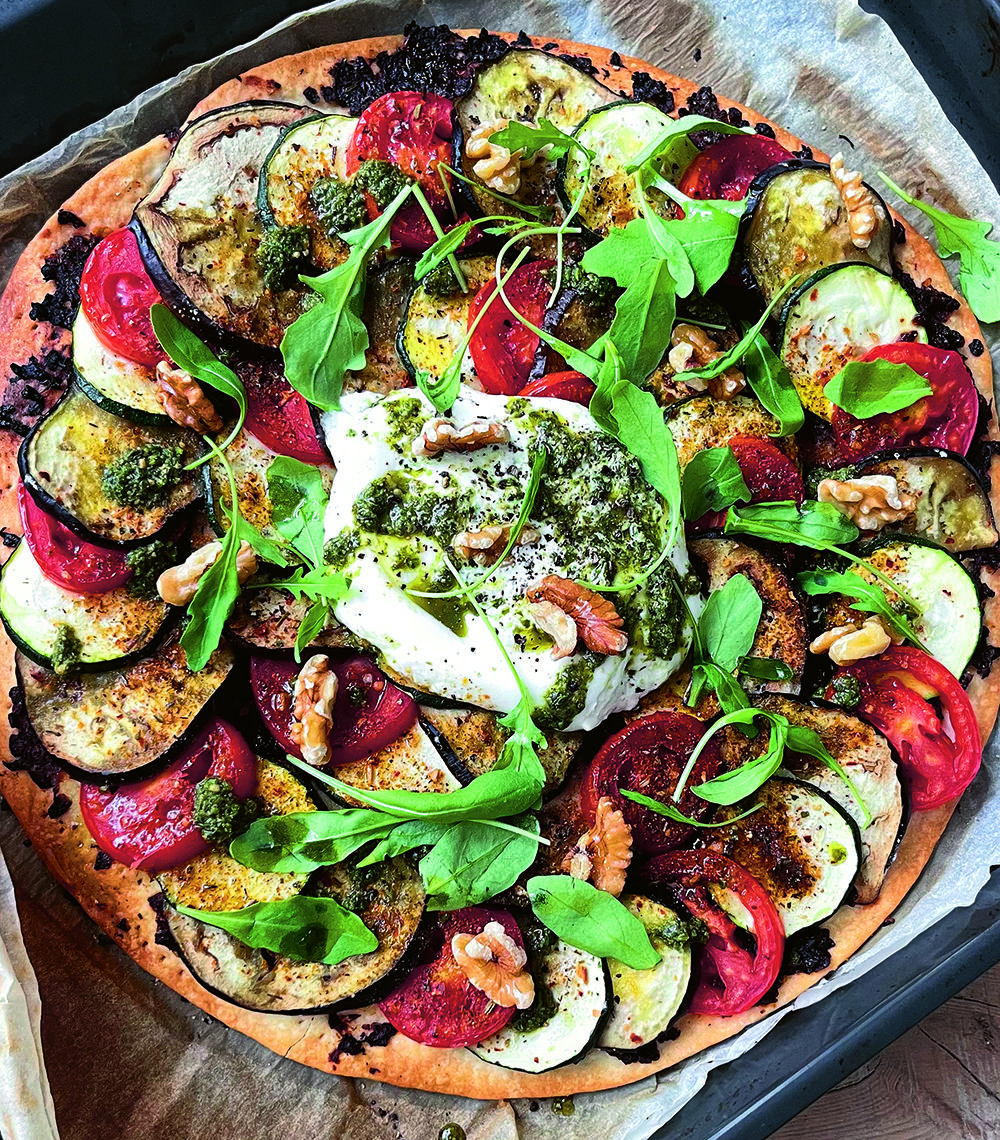 RATATOUILLE DE VERDURAS CON PESTO Y BURRATA RATATOUILLE DE VERDURAS CON PESTO Y BURRATA