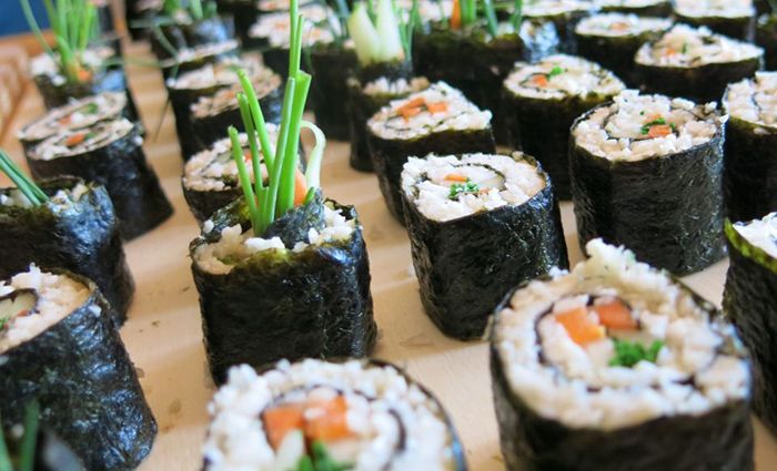 Sushi de arroz de coliflor Sushi de arroz de coliflor