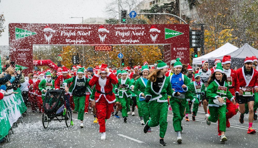 Salida de la Carrera Papá Noel EL Corte Inglés de Madrid 2023