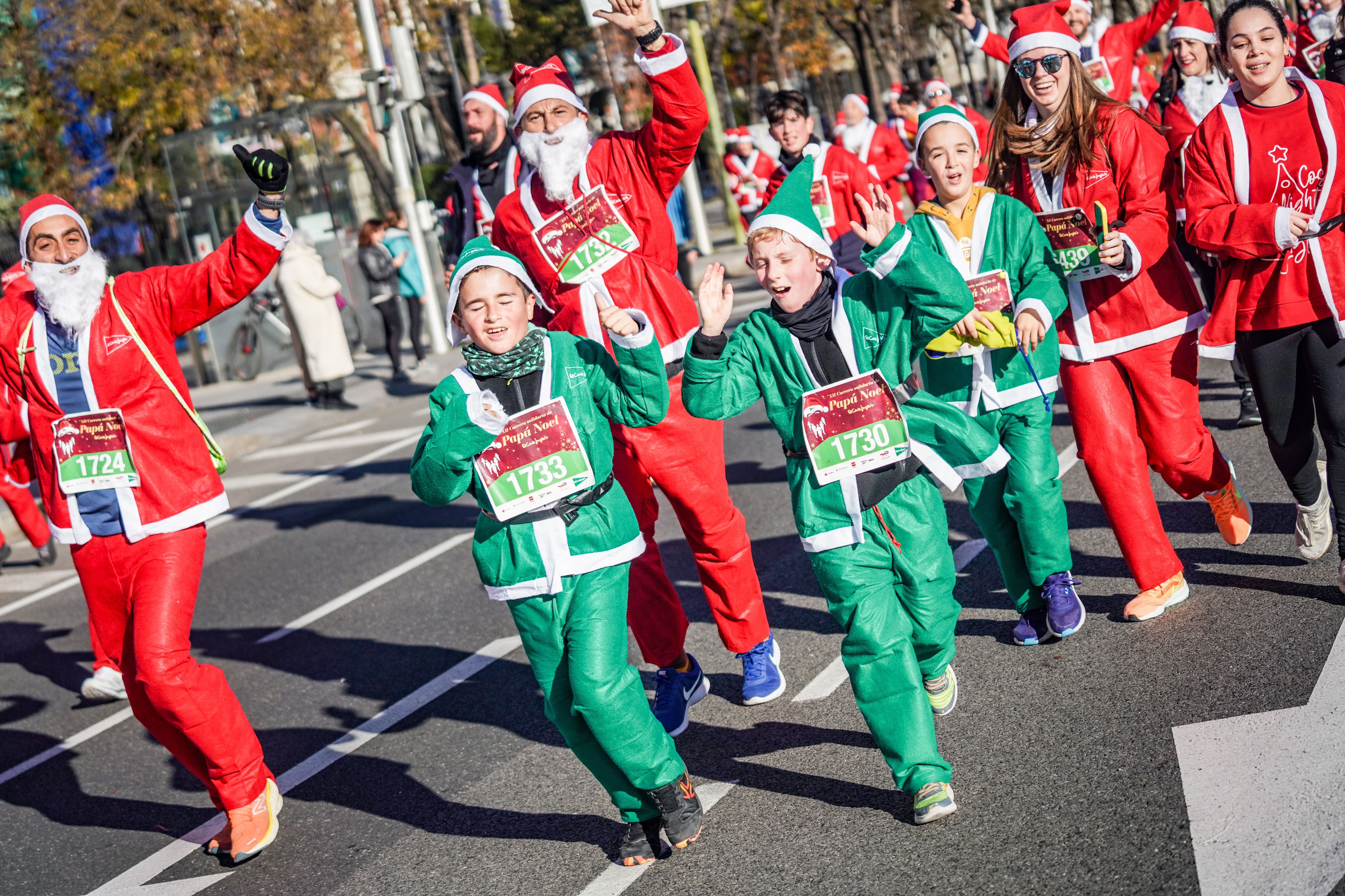 Exito total de la XII Carrera Papá Noel El Corte Inglés con 7000 partricipantes en las calles de Madrid
