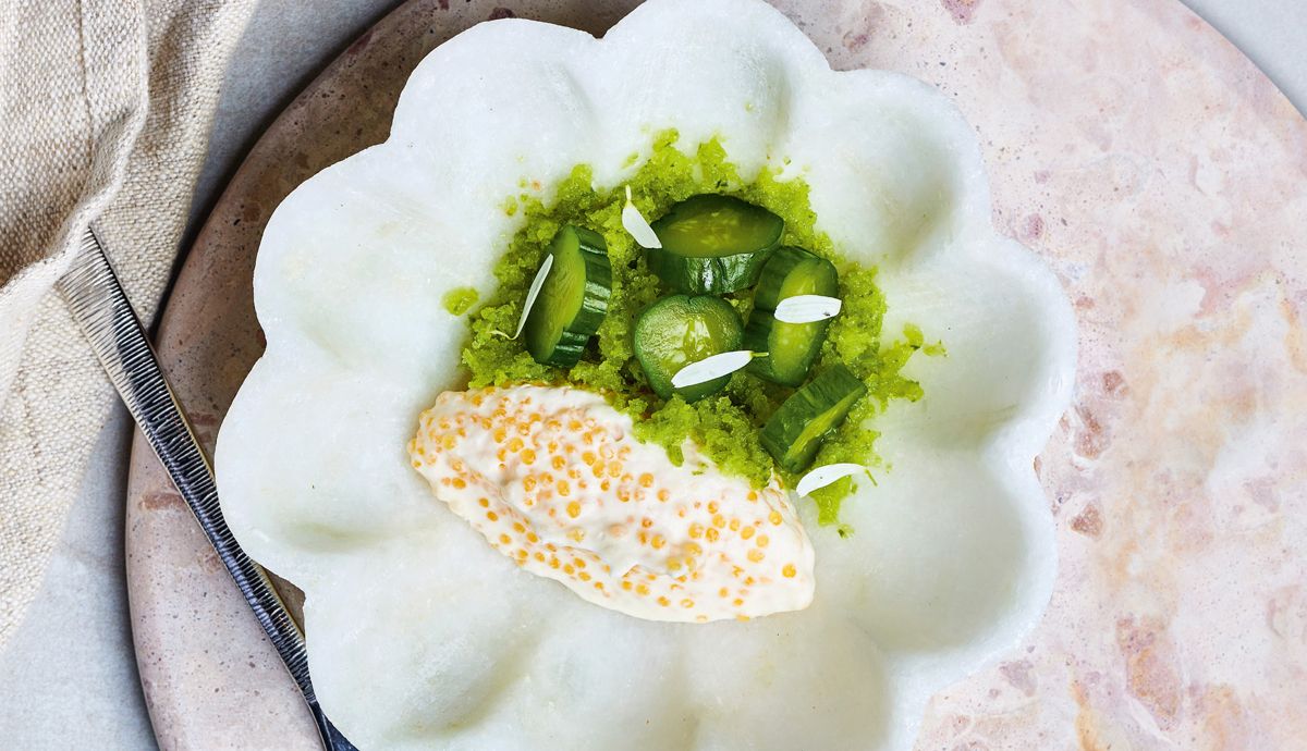 Receta de Granizado de Manzana Granny Smith y Pepino con crema de nata agria y huevas de pescado