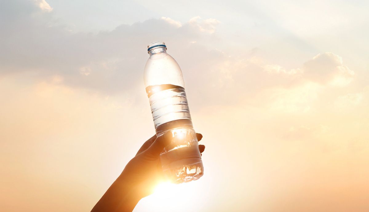 Los microplásticos en el agua embotellada son más abundantes de lo que se pensaba