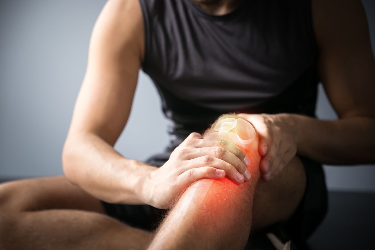 Gran parte de las lesiones más habituales en deportistas son en la rodilla. (Foto: iStock)