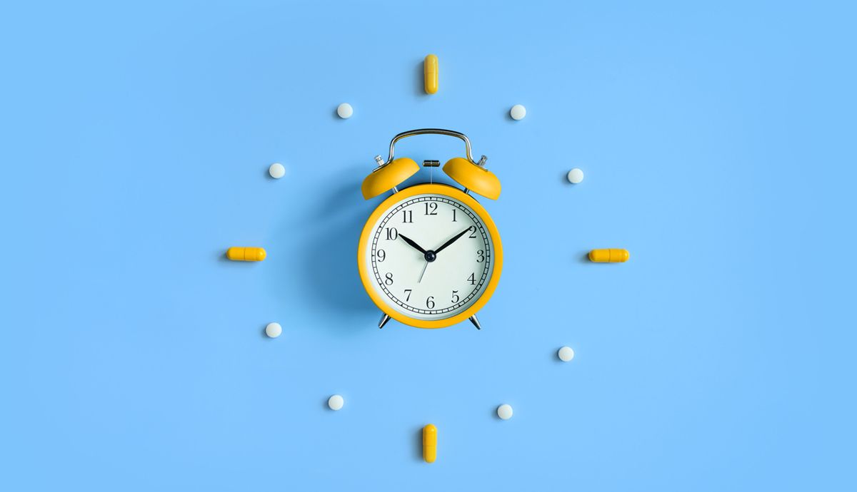 Los suplementos de vitaminas y minerales nos ayudan a equilibrar las carencias por el entrenamiento o una alimentación poco equilibrada. Descubre a qué hora es mejor tomarse los suplementos de vitaminas y minerales.