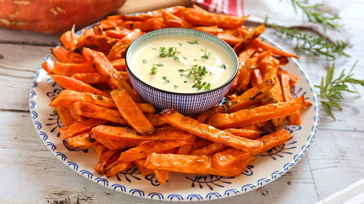 Boniatos al horno con salsa césar