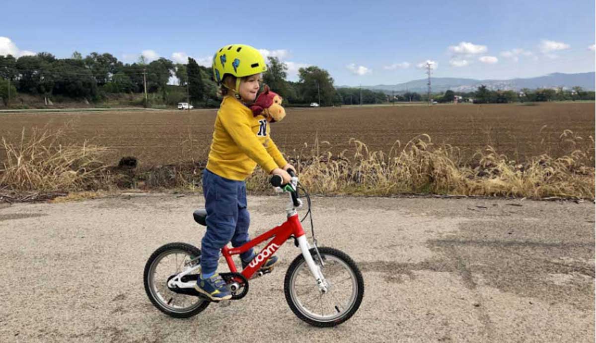 La bicicleta es una gran herramienta de desarrollo motor para los niños.