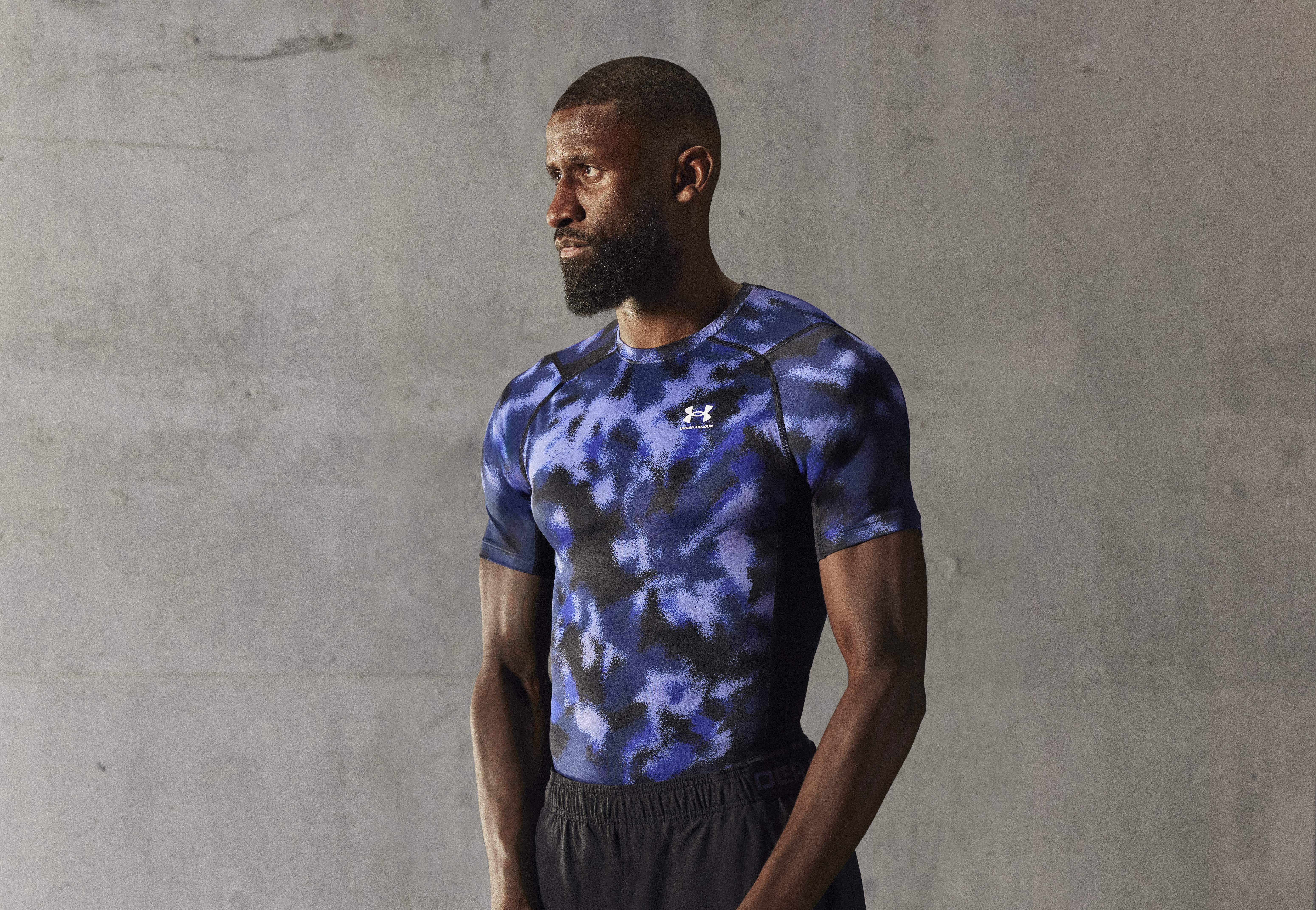 Rüdiger pone a prueba la HeatGear Baselayer de Under Armour.