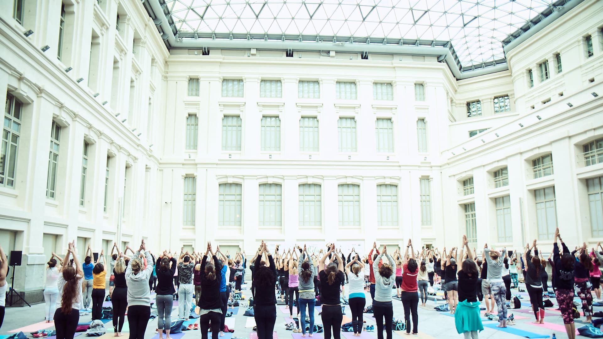 Yoga por Refugio en Madrid, Málaga y Las Palmas de Gran Canaria