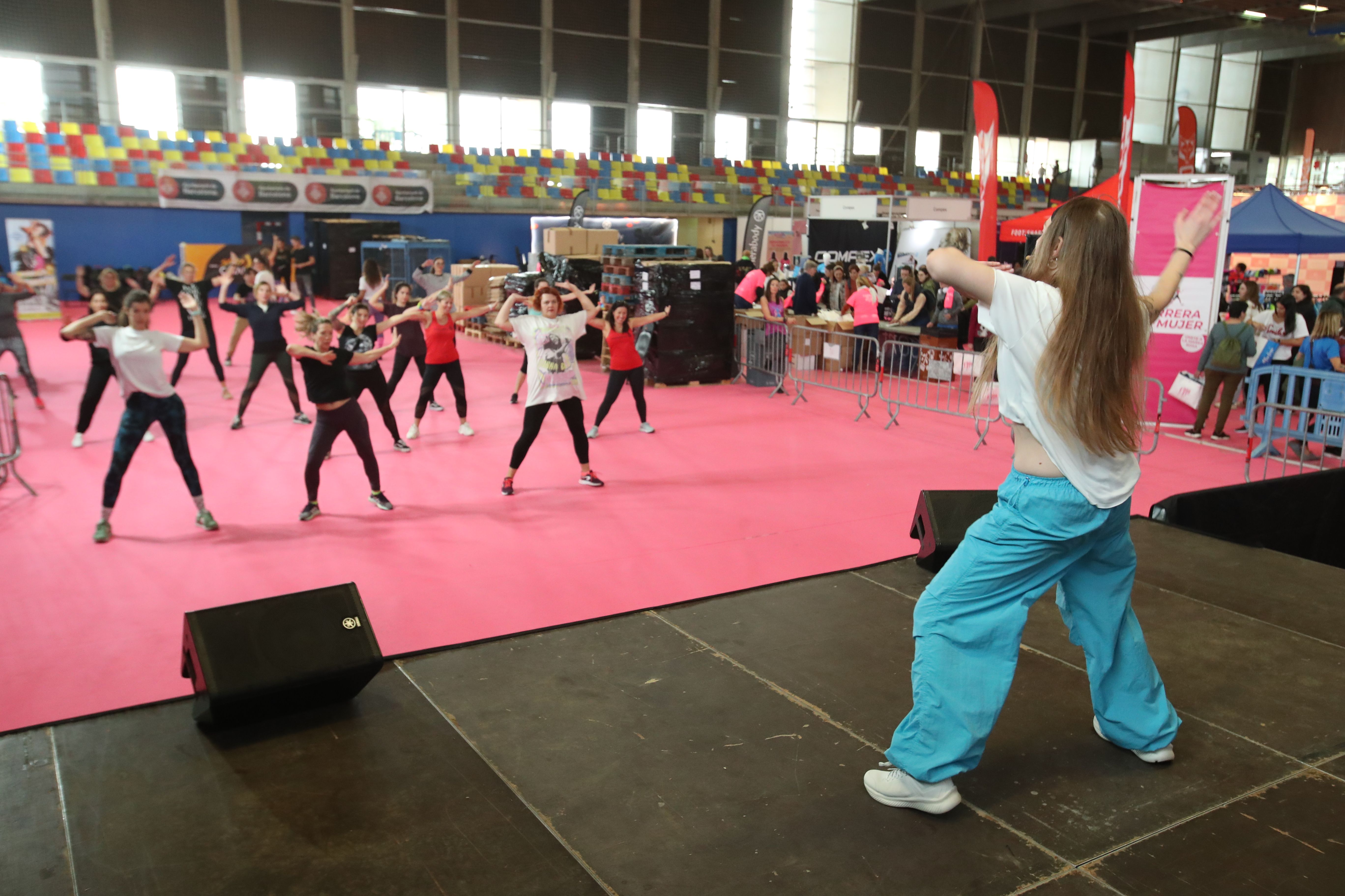 Body mind, hipopresivos y baile moderno en la Carrera de la Mujer de Gijón