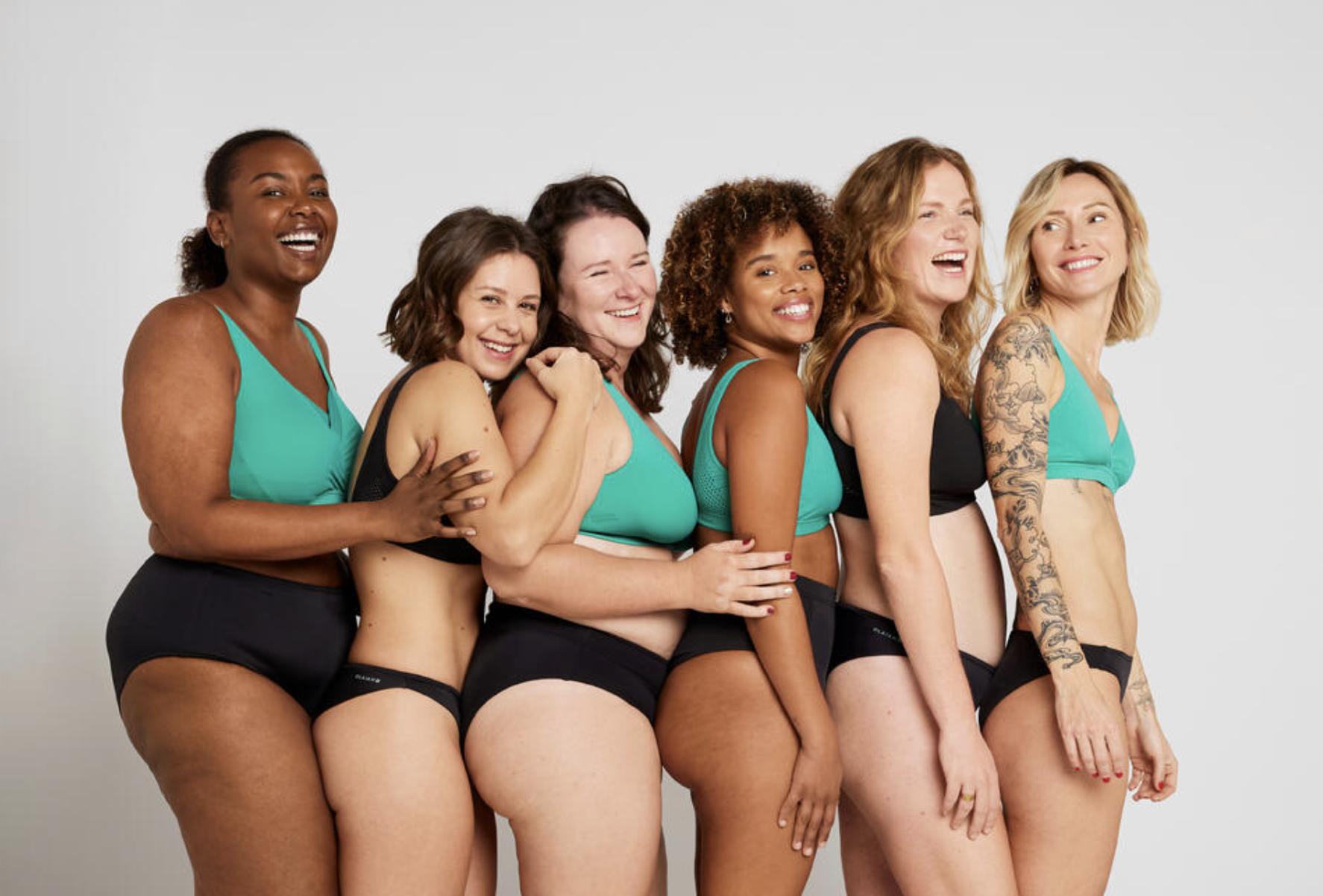 Decathlon presenta el nuevo top de bikini adaptable hasta 50 tallas diferentes de pecho.