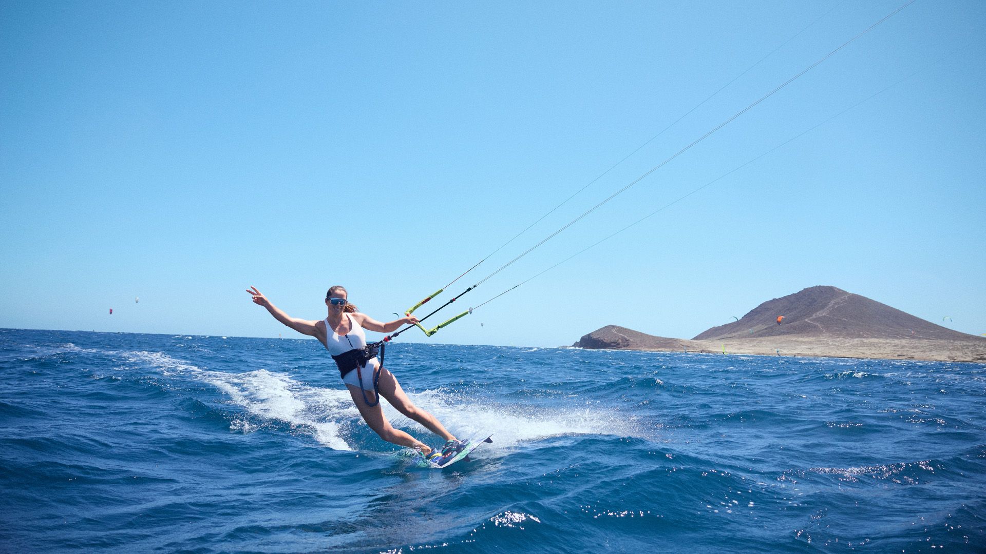 OYSHO WATER SPORTS, nueva colección para deportes acuáticos