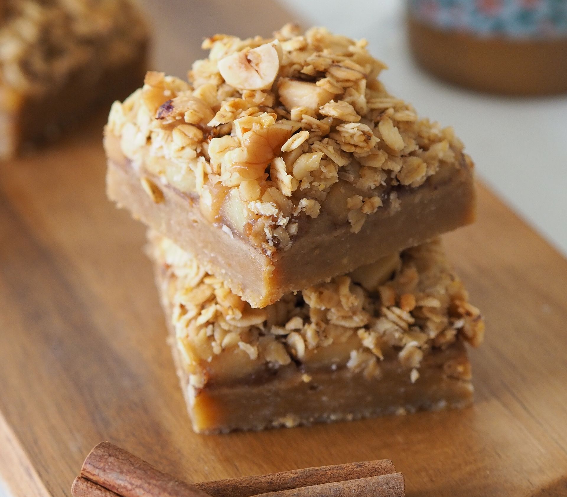 Receta Cookie bar de manzana y canela de Alma Obregón