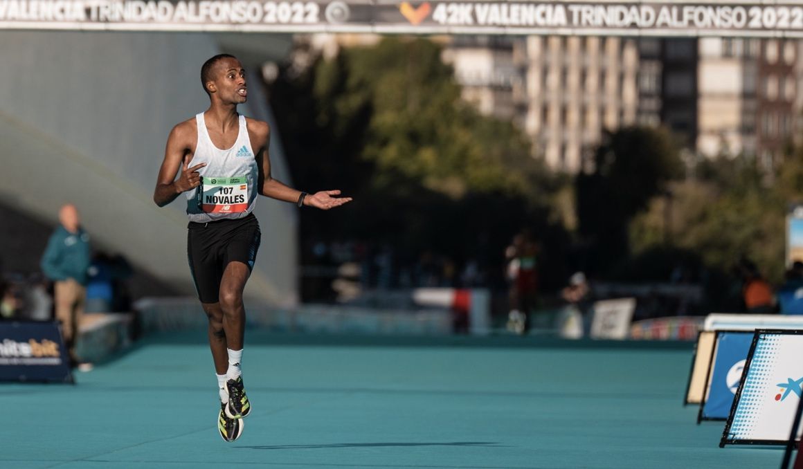 Tariku Novales en el Maratón de Valencia