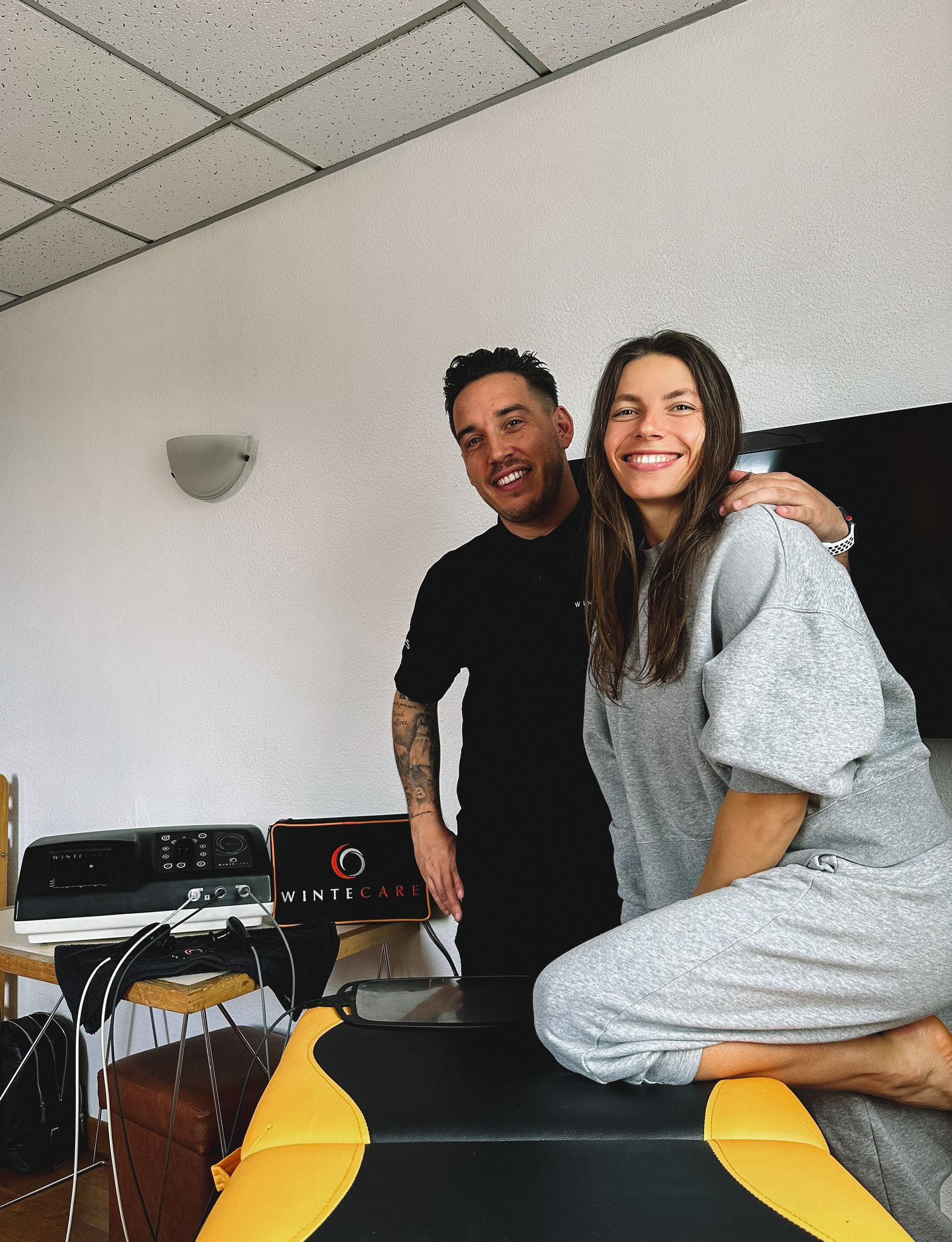 Rubén Tenorio junto a la medallista mundial y europea 