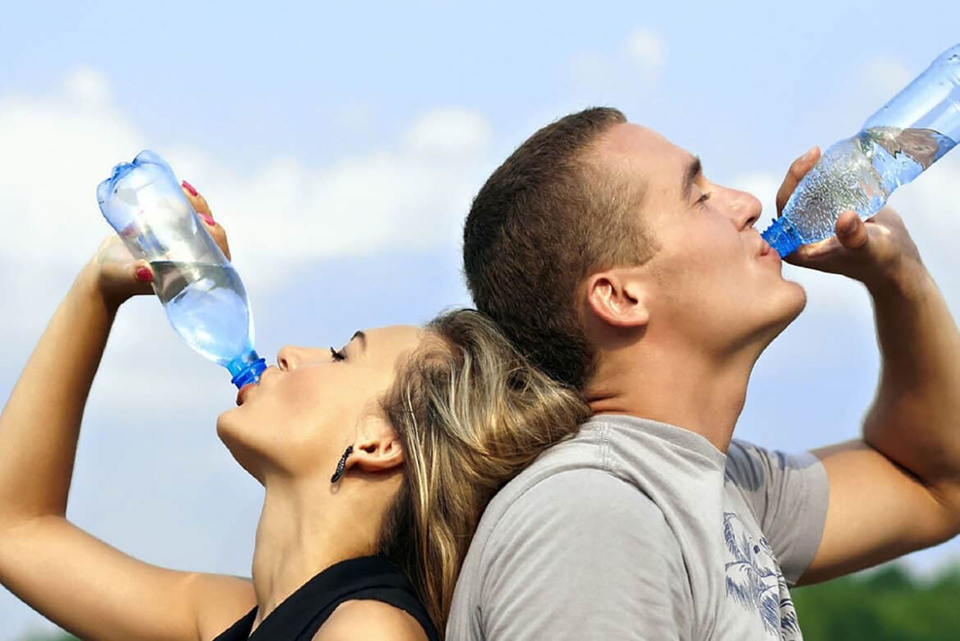 En realidad esta es la cantidad de agua que deberíamos beber a diario