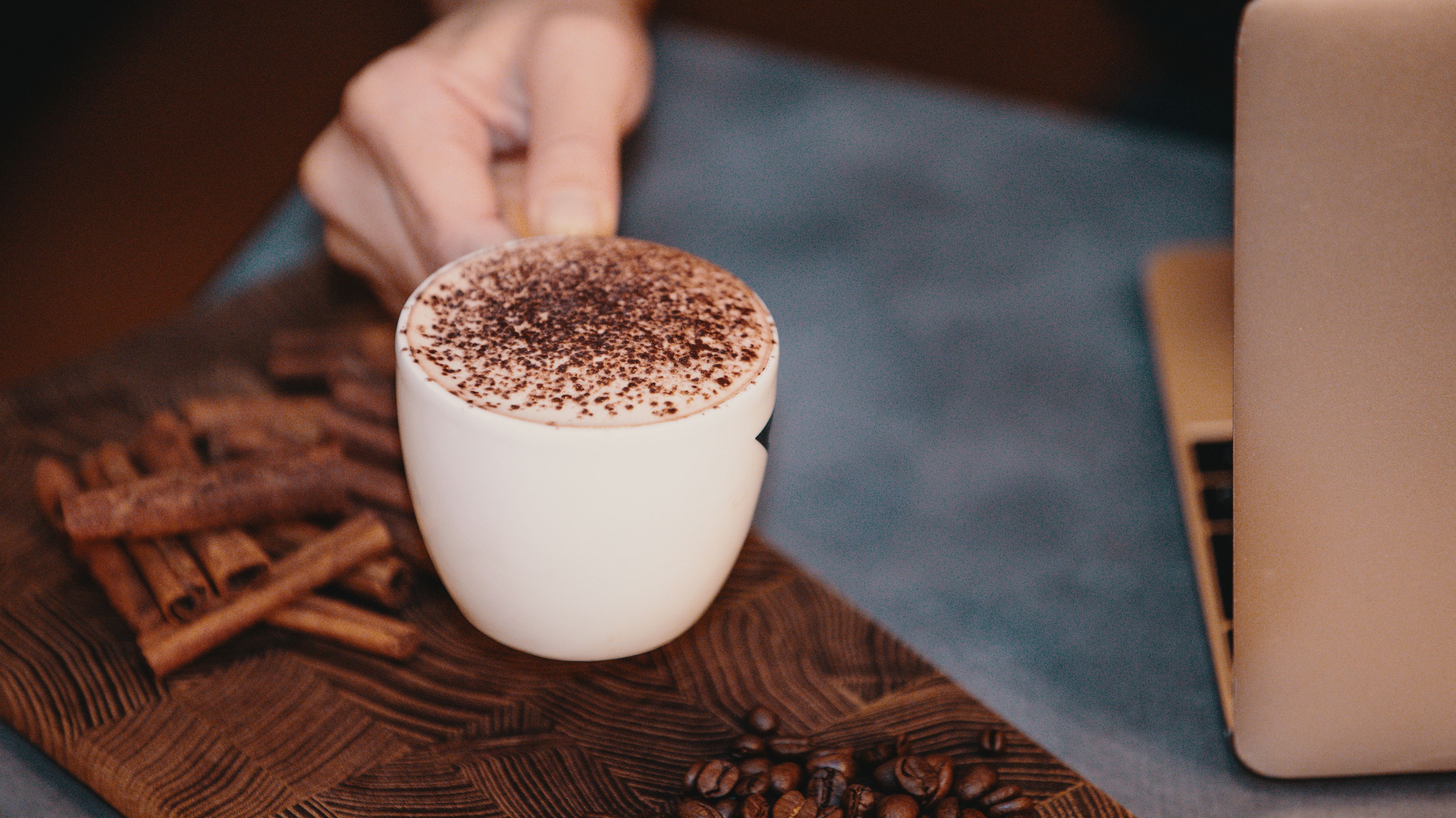 Las 4 razones para añadirle canela a tu café