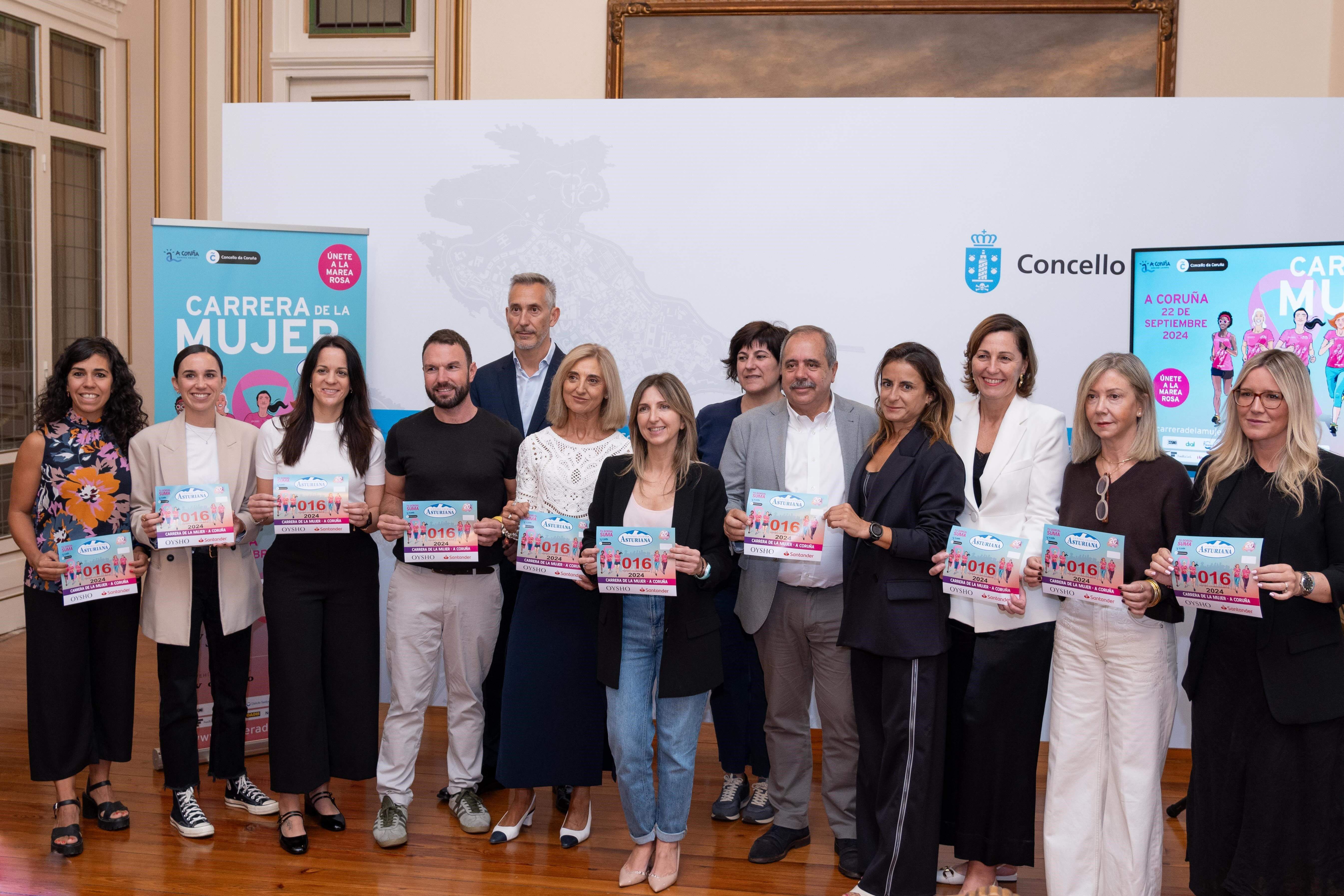 Foto oficial de la presentación de la Carrera de la Mujer Central Lechera Asturiana de A Coruña 2024