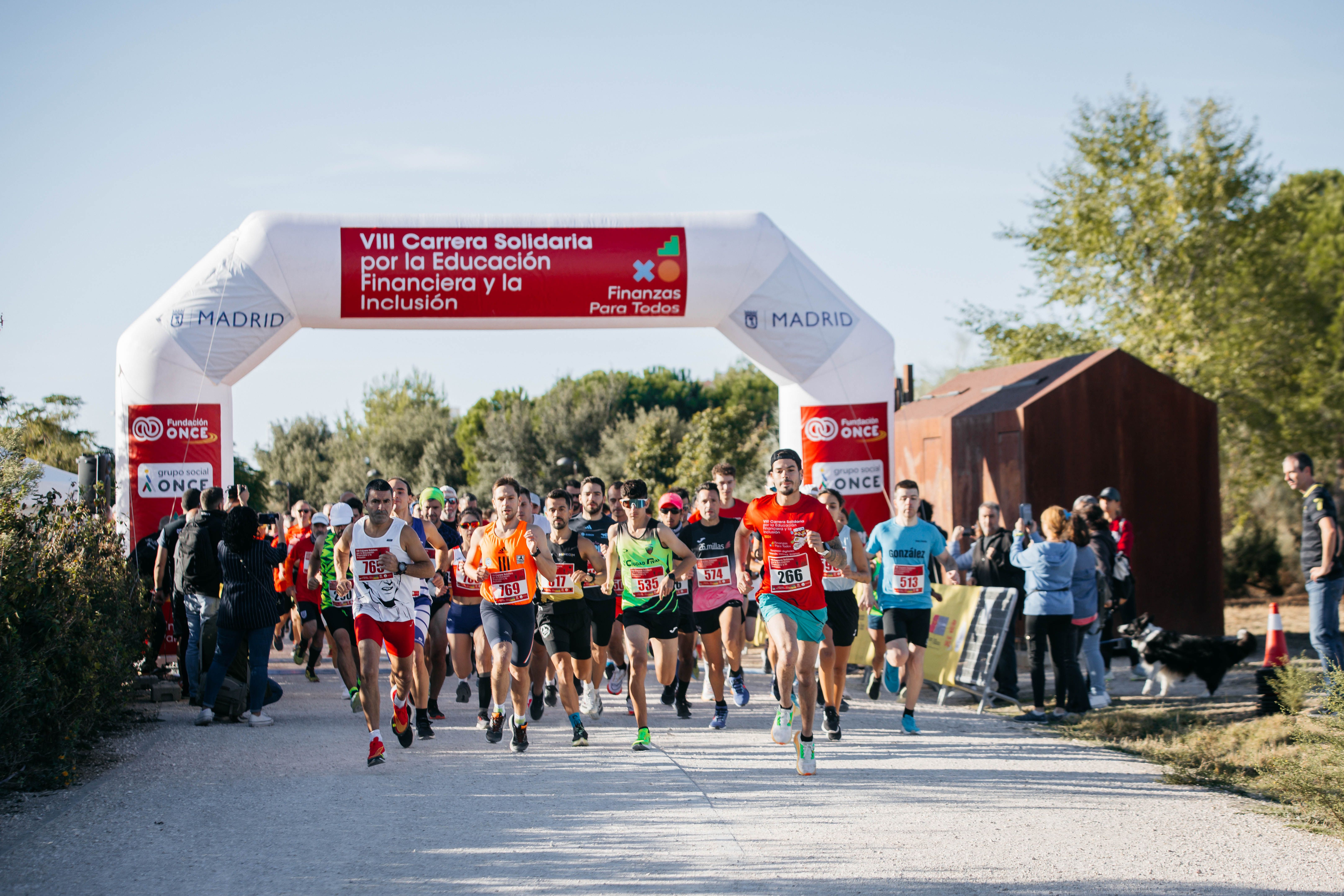 Récord de participación en en la VIII Carrera Solidaria por la Educación financiera