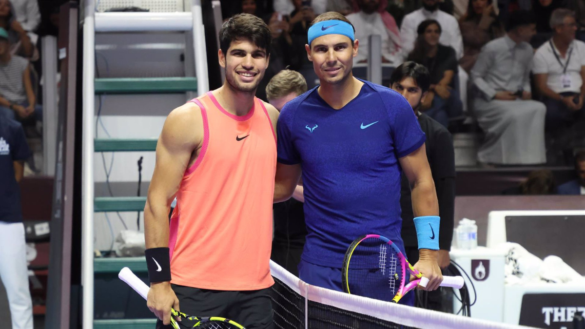 Nadal junto a Alcaraz antes de iniciar su partido en el Six Kings Slam