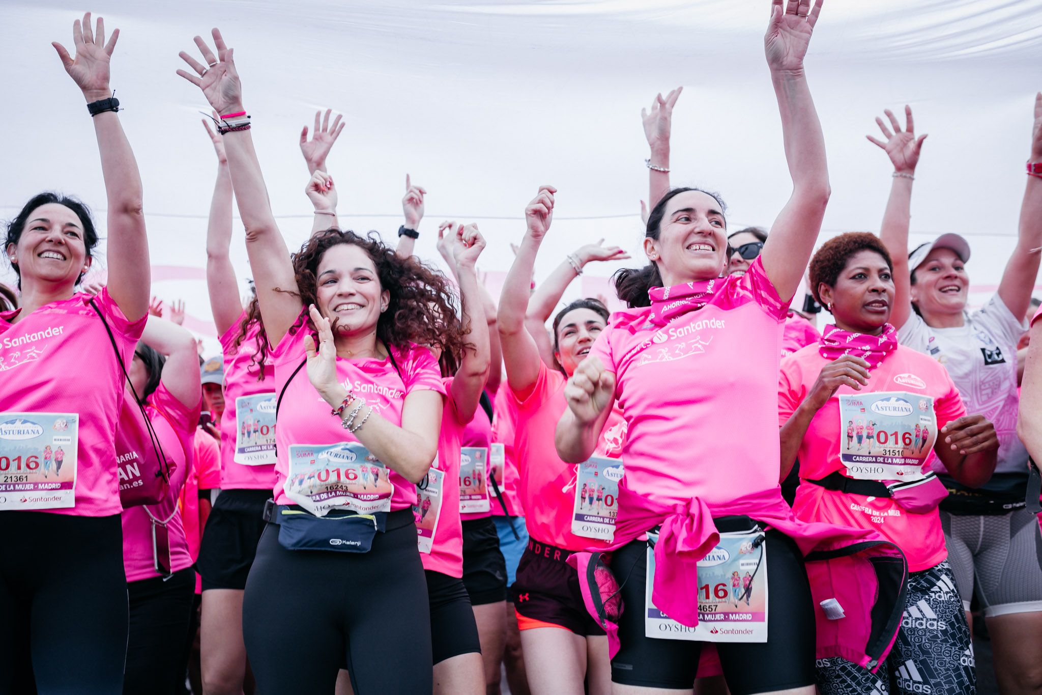 Emoción en la salida de la Carrera de la Mujer