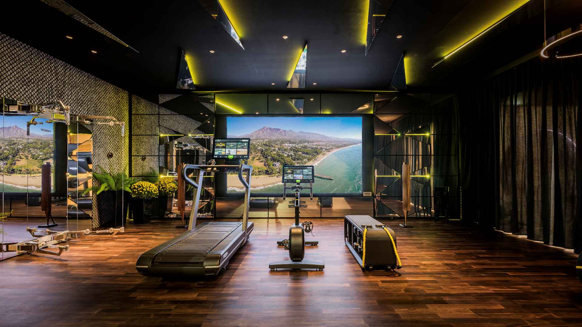 Una de las espectaculares propuesta de Technogym, de Susana Urbano, en Marbella Design&Art 2024