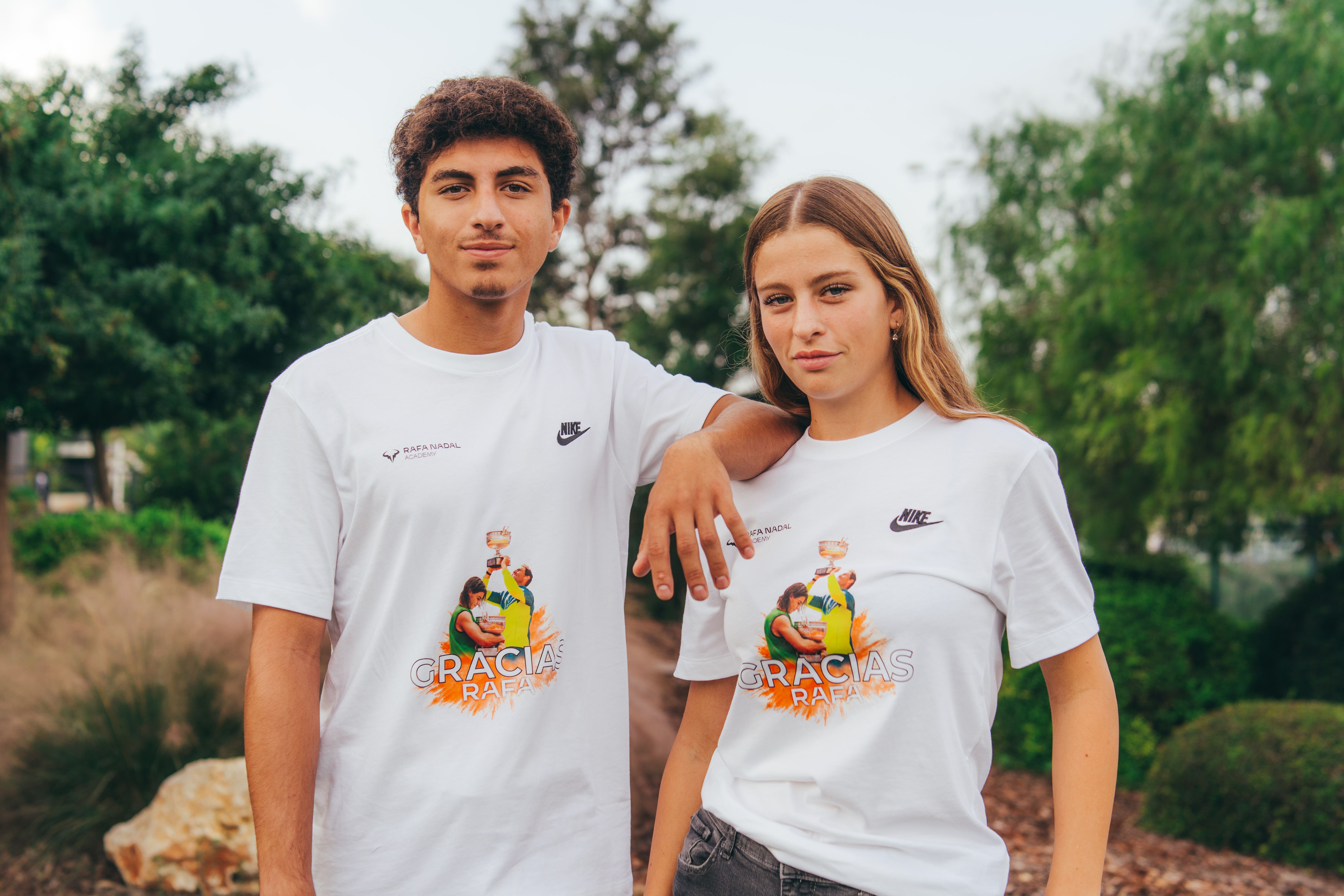 La camiseta “GRACIAS RAFA” nace como tributo a la carrera de Rafa Nadal.